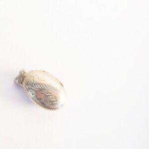 Vintage sterling silver oval locket etched engraved locket